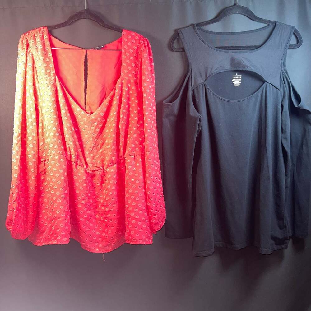 SIZE 3 - Torrid Lot of 2 Women's Tops Red Heart Jacquard Blouse and Black Cold S